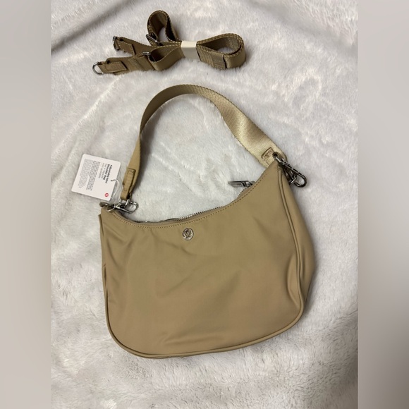 Lululemon shoulder crossbody bag - Picture 5 of 5